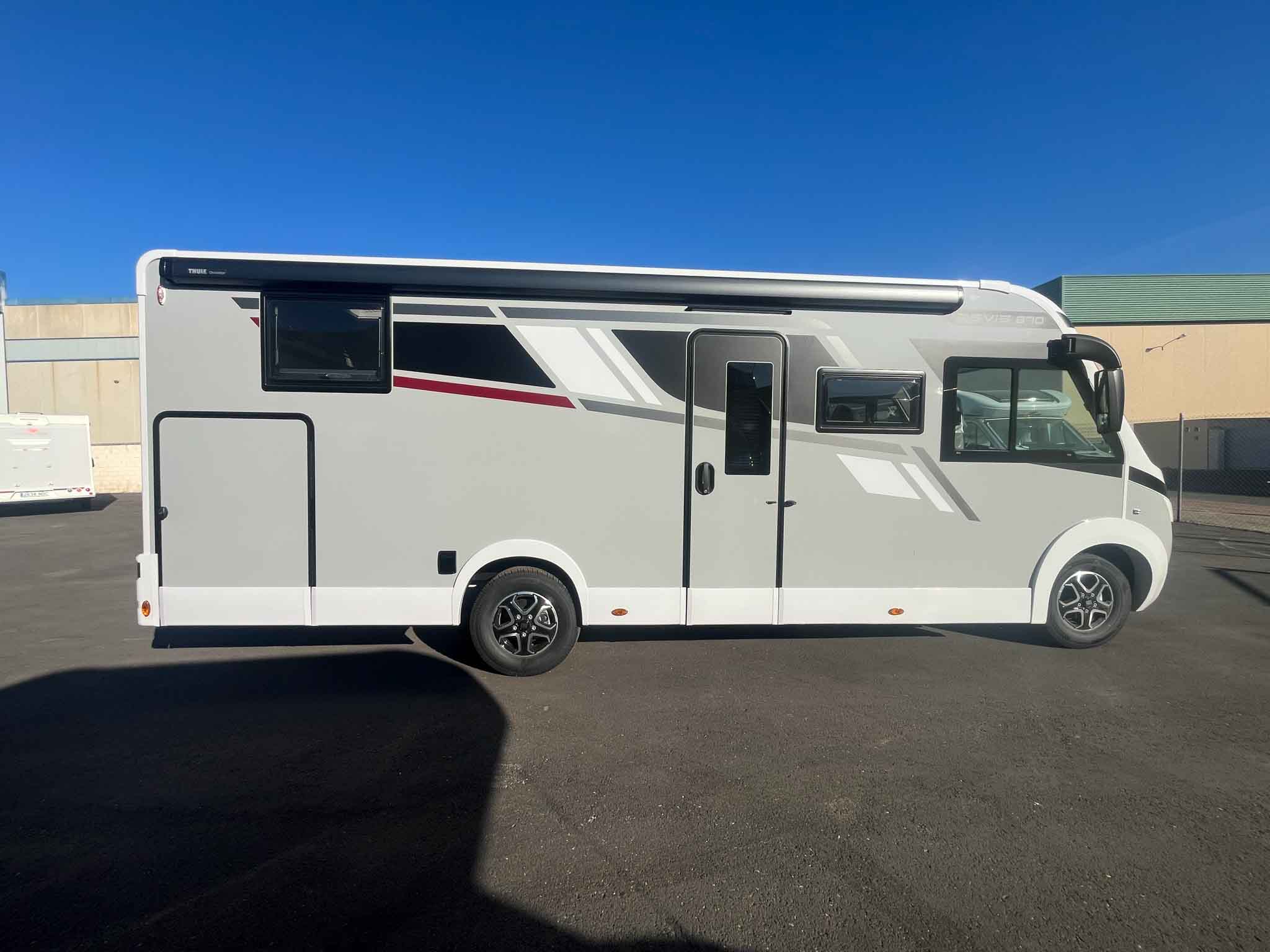 MCLOUIS NEVIS 870 