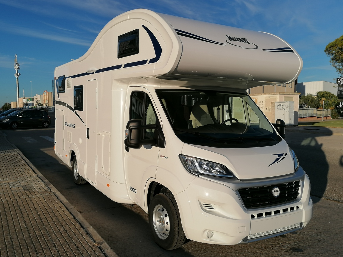 CAPUCHINA MCLOUIS GLAMYS 220 MOTOR FIAT 140CV | Webcaravan